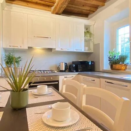 Holiday home Viaggiare Smart Wi-fi, Tv Hd, Spazio Di Lavoro, Parcheggio Gratuito Nella Struttura, *