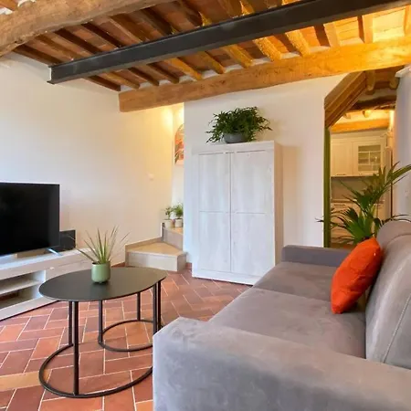 Holiday home Viaggiare Smart Wi-fi, Tv Hd, Spazio Di Lavoro, Parcheggio Gratuito Nella Struttura, Capannori