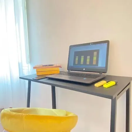 Holiday home Viaggiare Smart Wi-fi, Tv Hd, Spazio Di Lavoro, Parcheggio Gratuito Nella Struttura, *