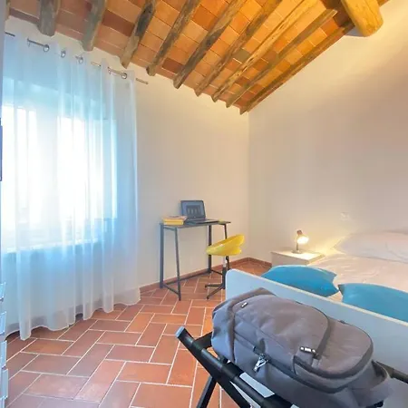 Viaggiare Smart Wi-fi, Tv Hd, Spazio Di Lavoro, Parcheggio Gratuito Nella Struttura, * Capannori